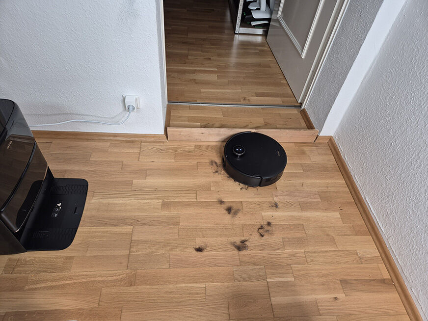 Die Bürste des MOVA Z60 Ultra Roller nach dem Haartest – ohne sichtbare Haarverwicklung.